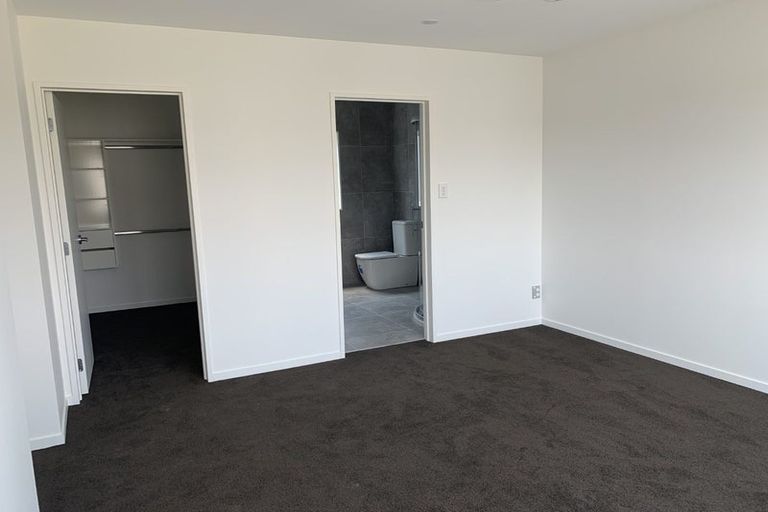 Photo of property in 70 Kerrykeel Drive, Flat Bush, Auckland, 2019