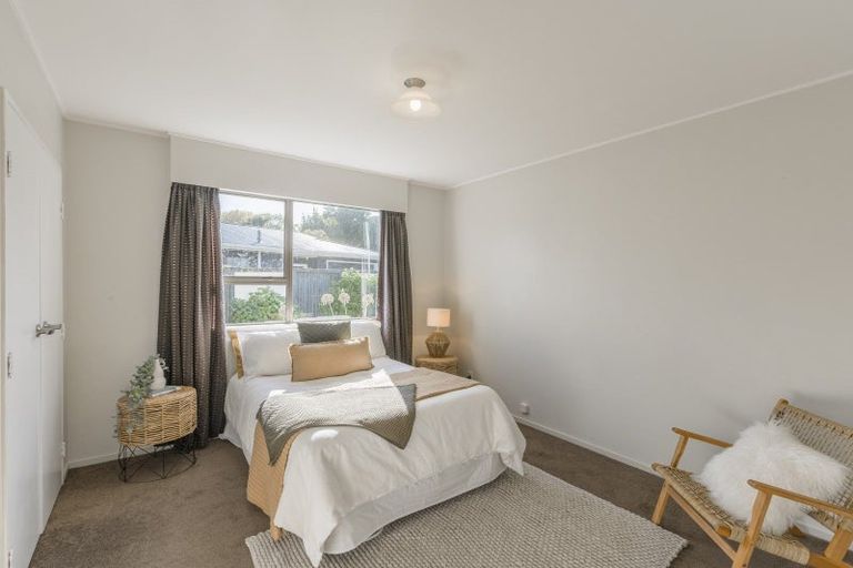 Photo of property in 15 Rosebank Grove, Waikanae, 5036