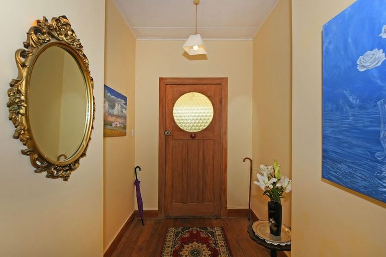 Photo of property in 26 Woburn Road, Northland, Wellington, 6012