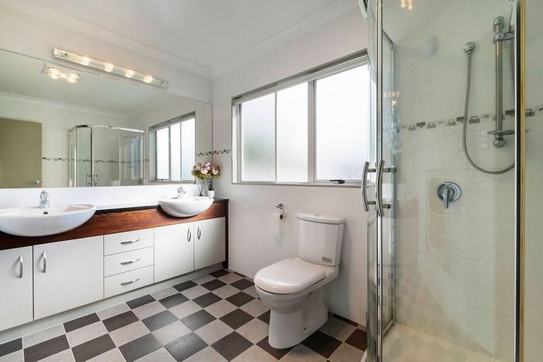 Photo of property in 42 Aberley Road, Schnapper Rock, Auckland, 0632