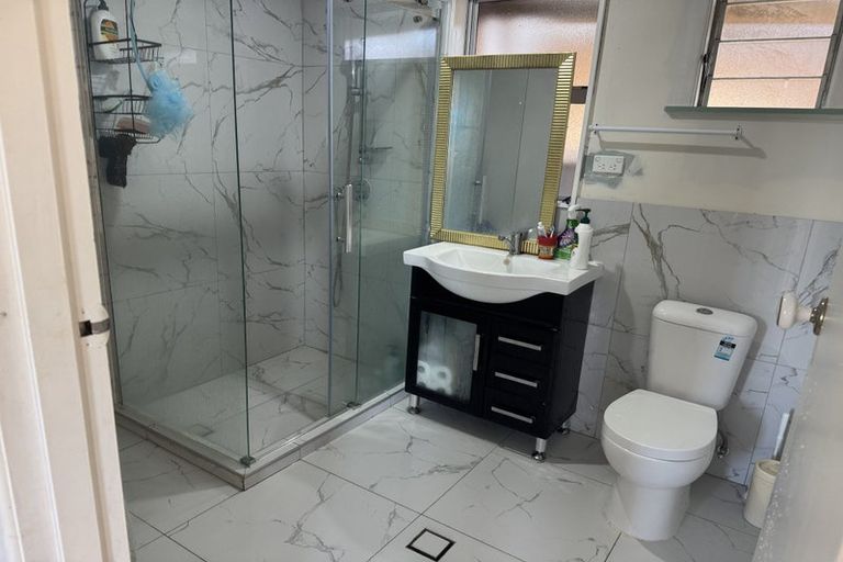 Photo of property in 26 Nile Road, Kelston, Auckland, 0602