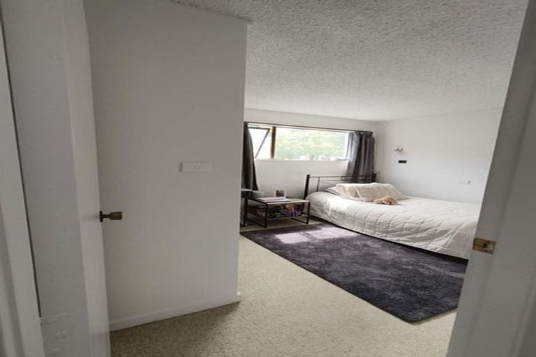 Photo of property in 1 Kim Street, Khandallah, Wellington, 6035