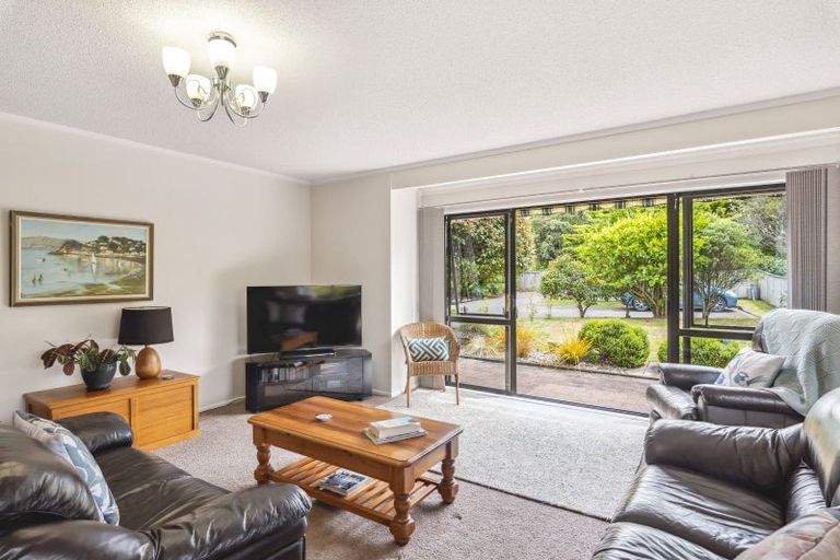 Photo of property in 14 Chilton Drive, Paraparaumu, 5032