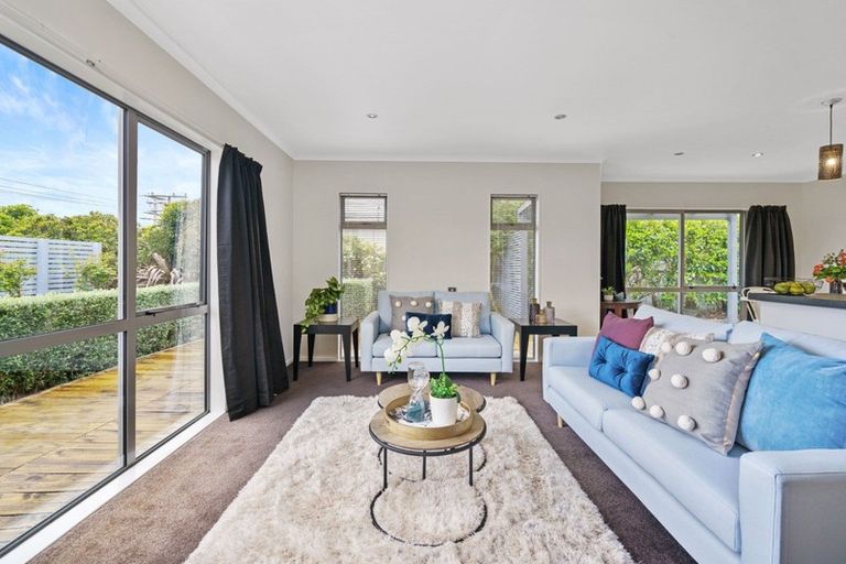 Photo of property in 10 Sackville Street, Martinborough, 5711