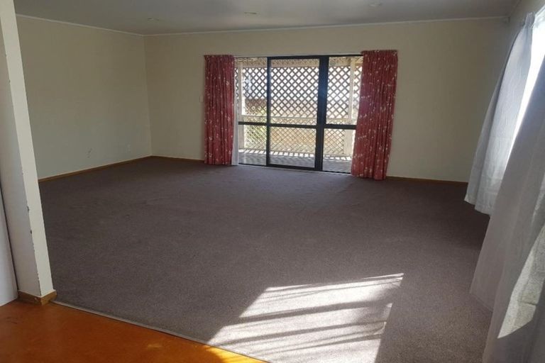 Photo of property in 63 Templeton Place, Clendon Park, Auckland, 2103