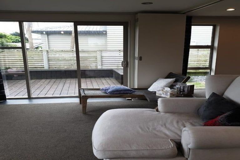 Photo of property in 24 Cresswell Place, Johnsonville, Wellington, 6037