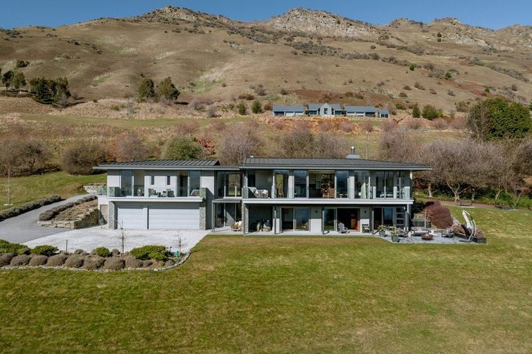 Photo of property in 16 Hayes View Lane, Lake Hayes, Queenstown, 9371