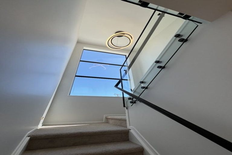 Photo of property in 130 Forrest Hill Road, Forrest Hill, Auckland, 0620