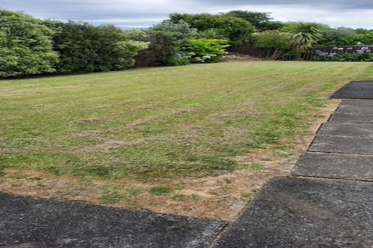 Photo of property in 2/200 Edmonton Road, Te Atatu South, Auckland, 0610