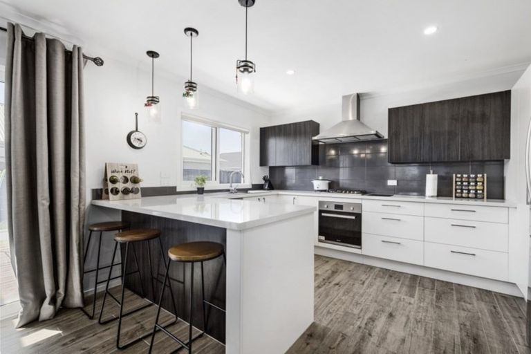 Photo of property in 33 Ladeira Place, Fitzroy, Hamilton, 3206