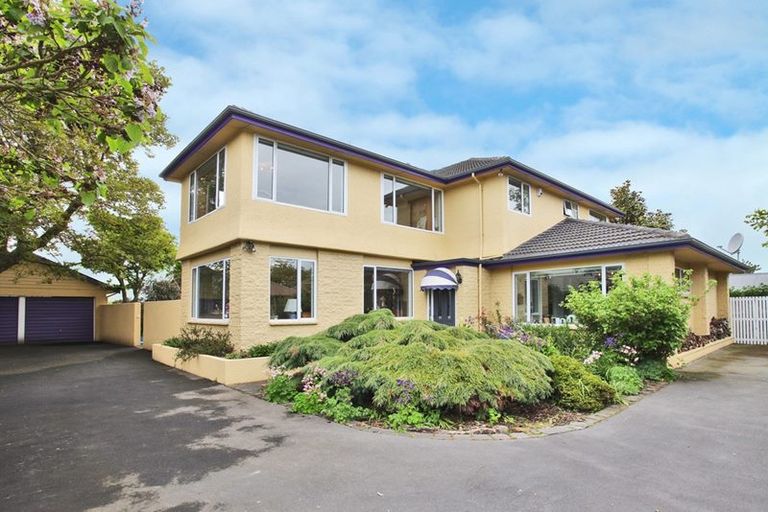 Photo of property in 222 Yaldhurst Road, Avonhead, Christchurch, 8042