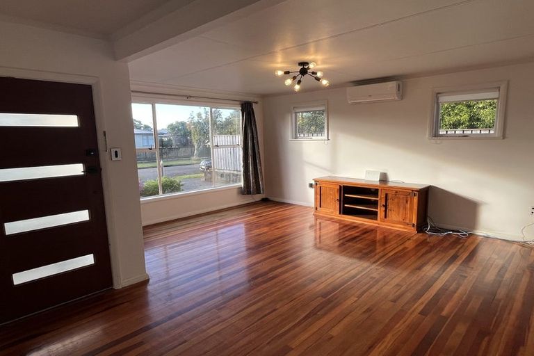 Photo of property in 24 Akaroa Avenue, Awapuni, Palmerston North, 4412