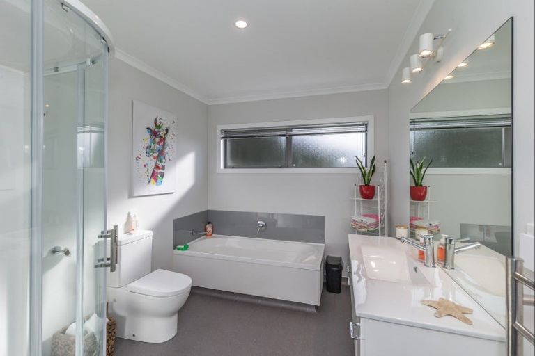 Photo of property in 112 Gladstone Road, Levin, 5571