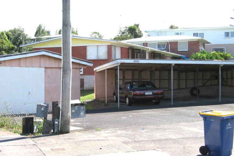 Photo of property in 34 Trojan Crescent, New Lynn, Auckland, 0600