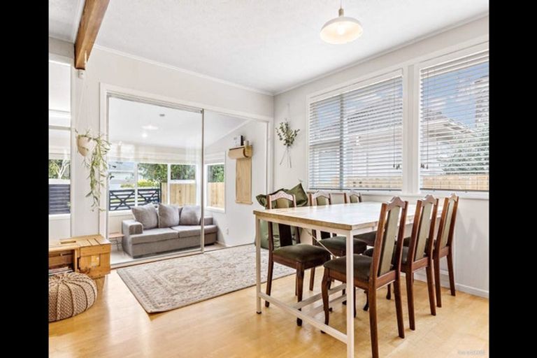 Photo of property in 37b Cobham Crescent, Kelston, Auckland, 0602