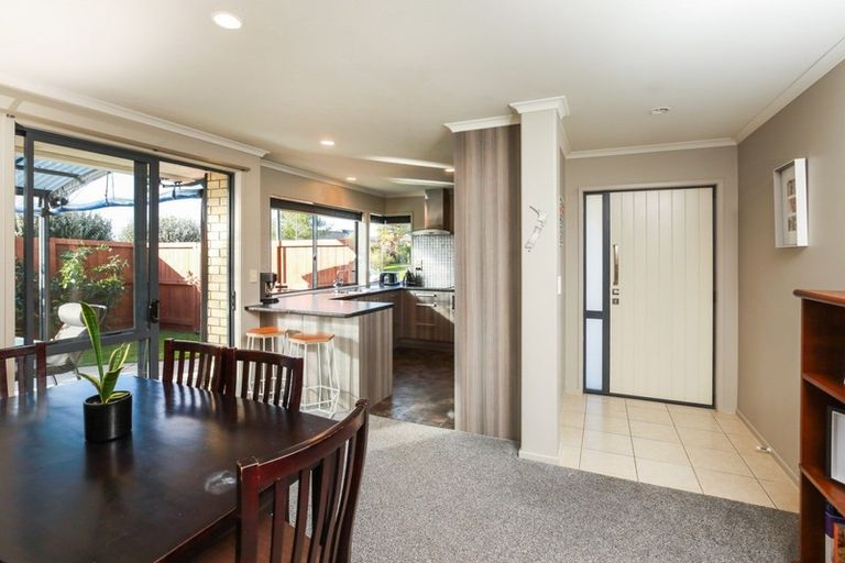 Photo of property in 5 Nobleman Place, Hamilton East, Hamilton, 3216