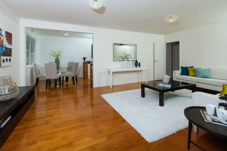 Photo of property in 14 Mchardy Place, Glenfield, Auckland, 0627