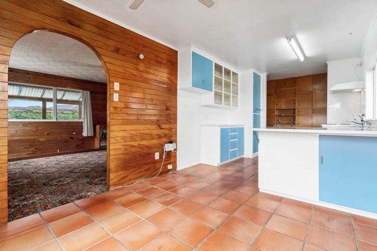 Photo of property in 11 Roick Parade, Glen Eden, Auckland, 0602