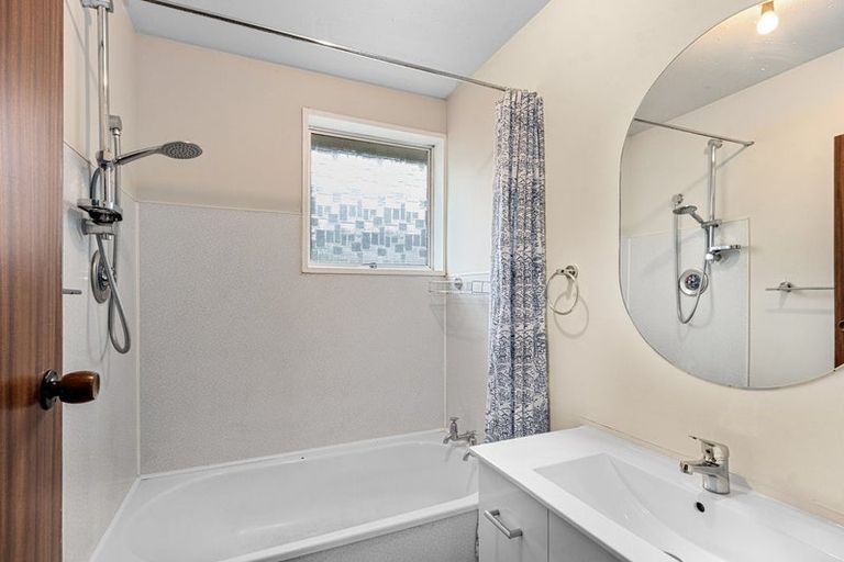 Photo of property in 1/144a Pages Road, Wainoni, Christchurch, 8061