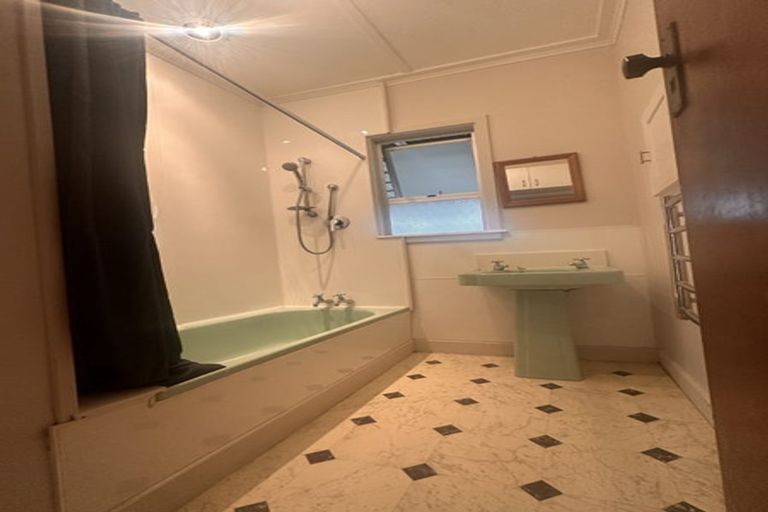 Photo of property in 17 Selwyn Road, Manurewa, Auckland, 2102