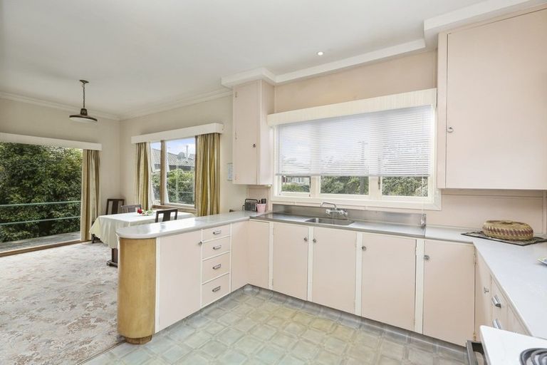 Photo of property in 35c Wallace Place, Westown, New Plymouth, 4310