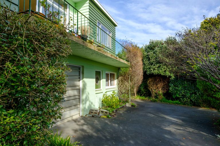 Photo of property in 23 Marine Parade, Macandrew Bay, Dunedin, 9014