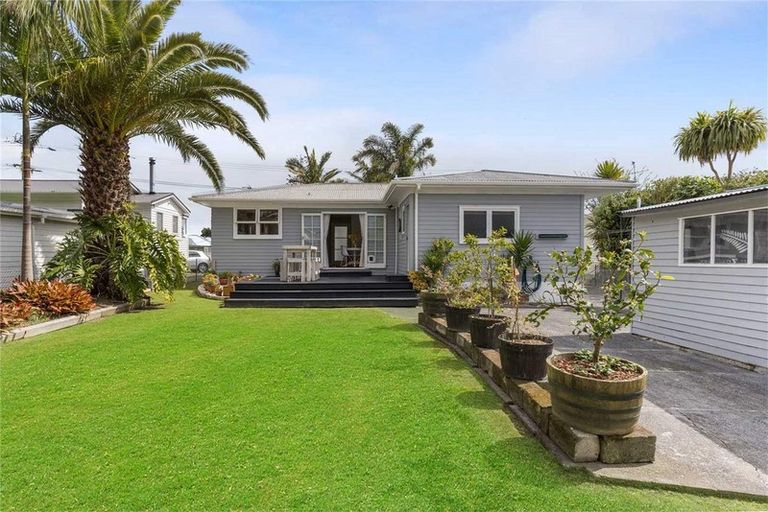 Photo of property in 253 Rangatira Road, Beach Haven, Auckland, 0626