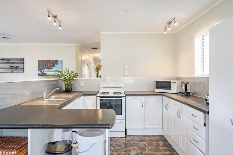 Photo of property in 63 Norana Road, Timberlea, Upper Hutt, 5018