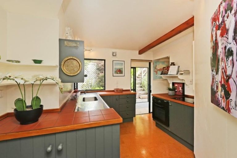 Photo of property in 30 Toop Street, Havelock North, 4130