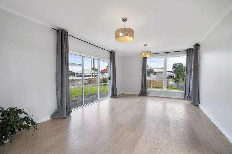 Photo of property in 3 Clifton Street, Bulls, 4818