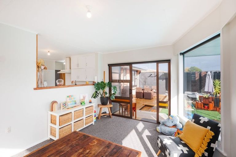 Photo of property in 98 Lethbridge Street, Feilding, 4702