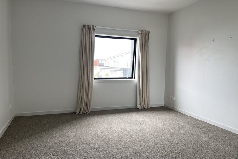 Photo of property in 12/1 Genevieve Lane, Hobsonville, Auckland, 0616