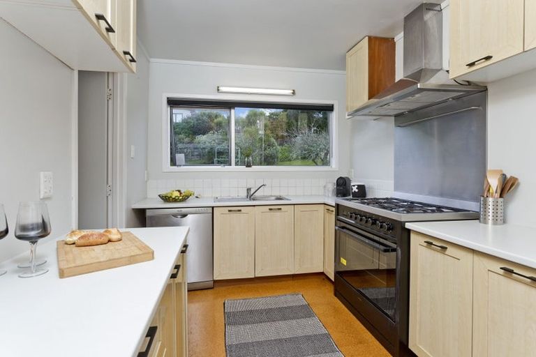 Photo of property in 3 Dunraven Place, Torbay, Auckland, 0630