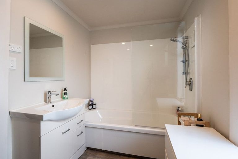 Photo of property in 5 Hargest Crescent, Saint Kilda, Dunedin, 9012