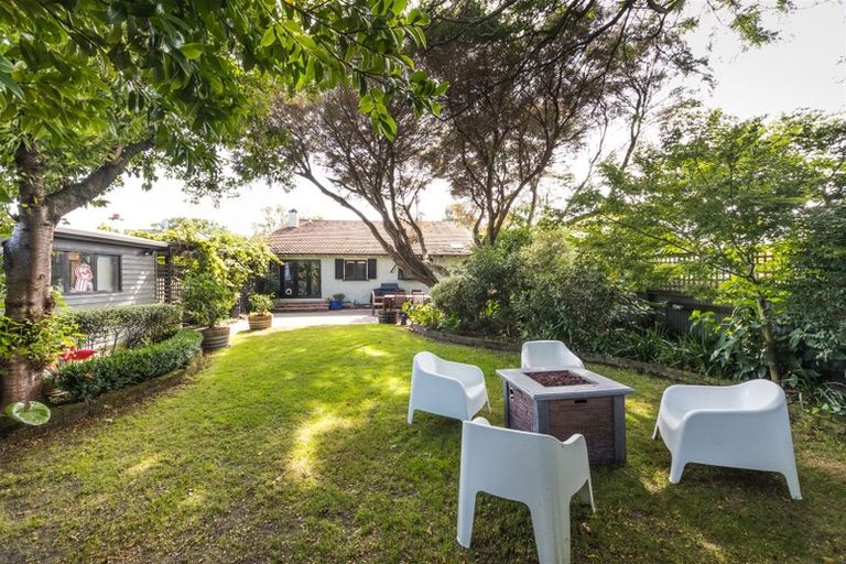 Photo of property in 10 Milverton Avenue, Hokowhitu, Palmerston North, 4410