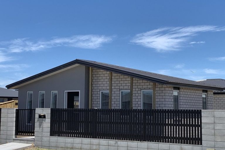 Photo of property in 180 Te Okuroa Drive, Papamoa, 3118