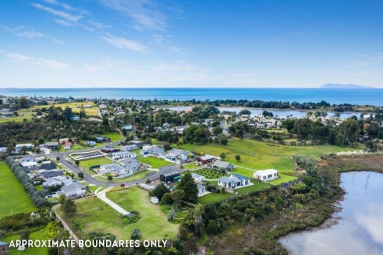 Photo of property in 1 Sandleigh Drive, Athenree, Katikati, 3177