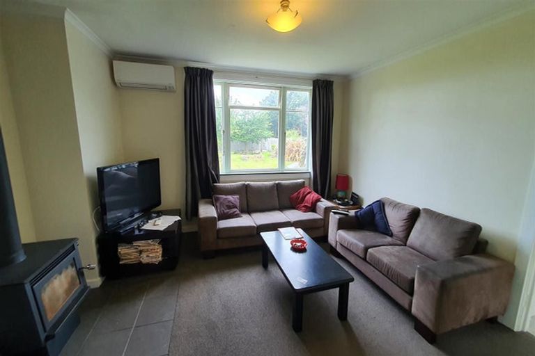 Photo of property in 1 Edward Street, Waimate, 7924