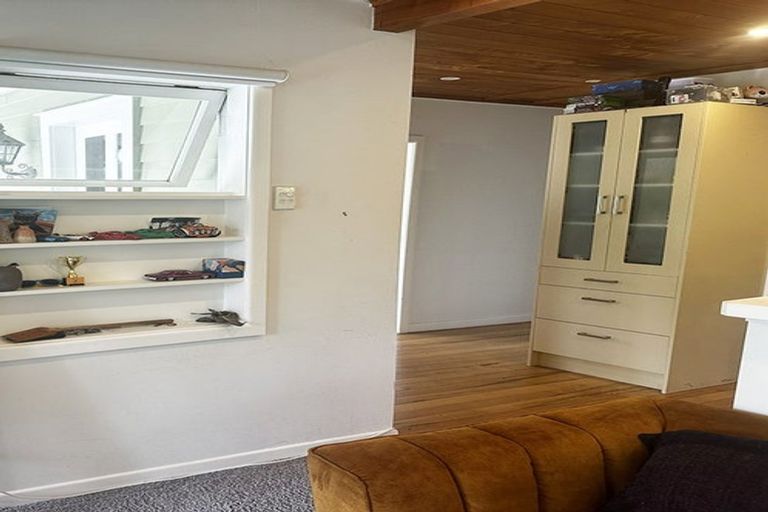 Photo of property in 802 West Coast Road, Oratia, Auckland, 0604