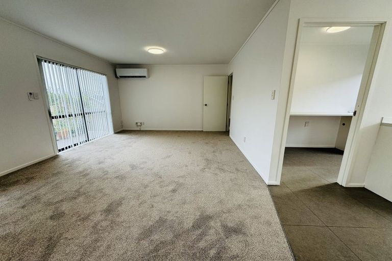 Photo of property in 242a East Coast Road, Forrest Hill, Auckland, 0620