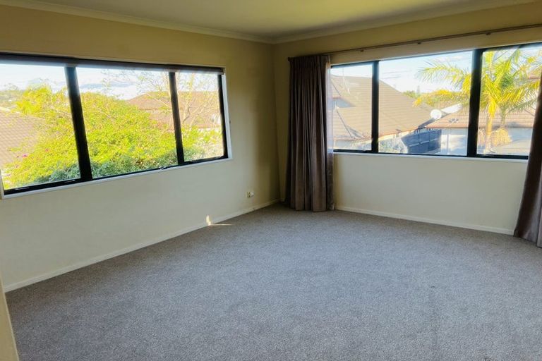 Photo of property in 49 Lilybank Crescent, East Tamaki, Auckland, 2013