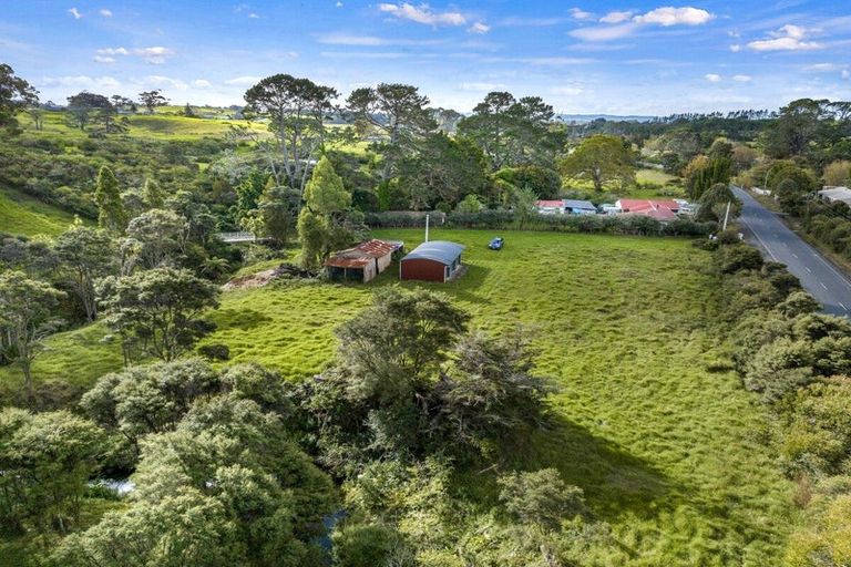 Photo of property in 148 Waitakere Road, Waitakere, Auckland, 0782