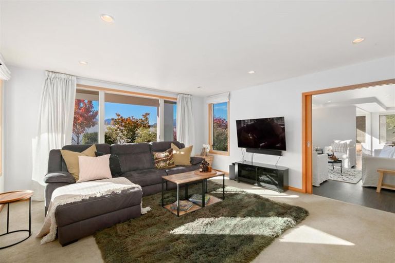 Photo of property in 76 Meadowstone Drive, Wanaka, 9305