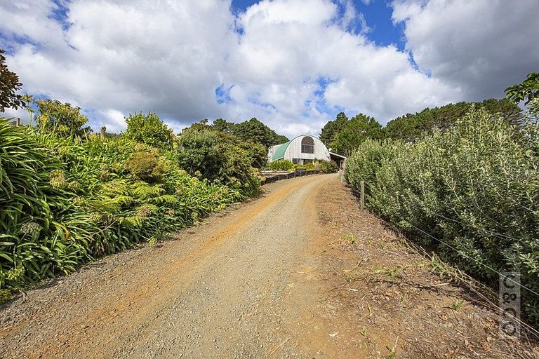 Photo of property in 231 Taiapa Road, Muriwai, Waimauku, 0881