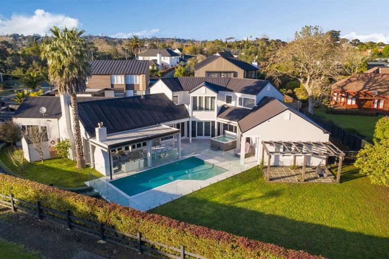 Photo of property in 90 Roland Road, Greenhithe, Auckland, 0632