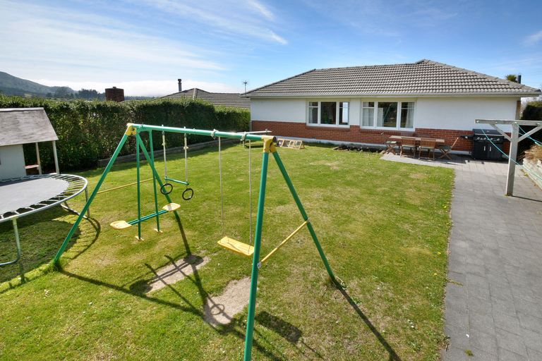 Photo of property in 95 Centennial Avenue, Helensburgh, Dunedin, 9010