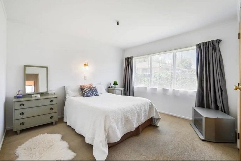 Photo of property in 2/12 Wellington Street, Papakura, 2110