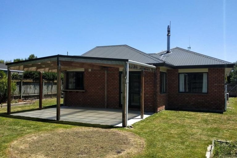 Photo of property in 17 Charles Cross Street, Longburn, Palmerston North, 4412