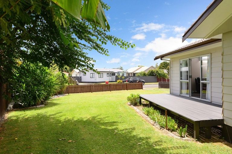 Photo of property in 15 Kentucky Crescent, Nawton, Hamilton, 3200