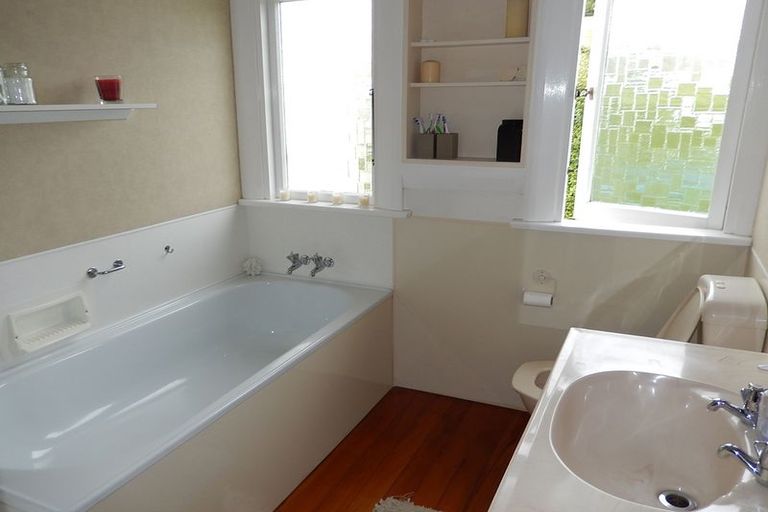 Photo of property in 114 Perth Street, Holmes Hill, Oamaru, 9401